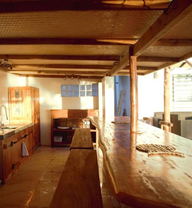 Bungalow Tiarii, Avec Acces Direct A Une Plage Privee Tevaitoa Esterno foto
