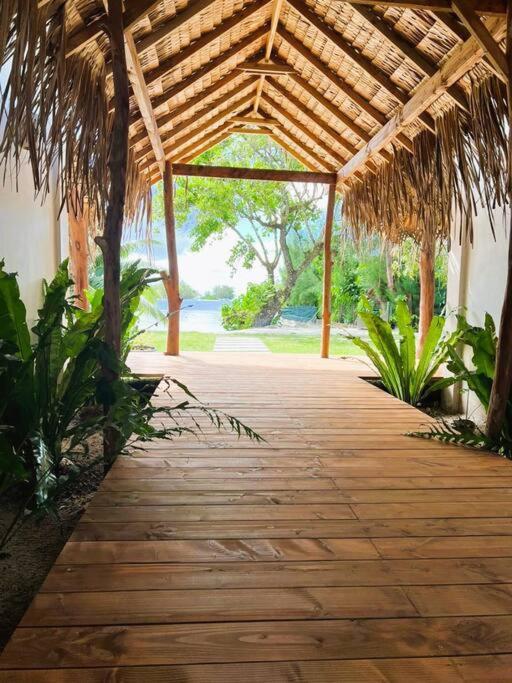 Bungalow Tiarii, Avec Acces Direct A Une Plage Privee Tevaitoa Esterno foto