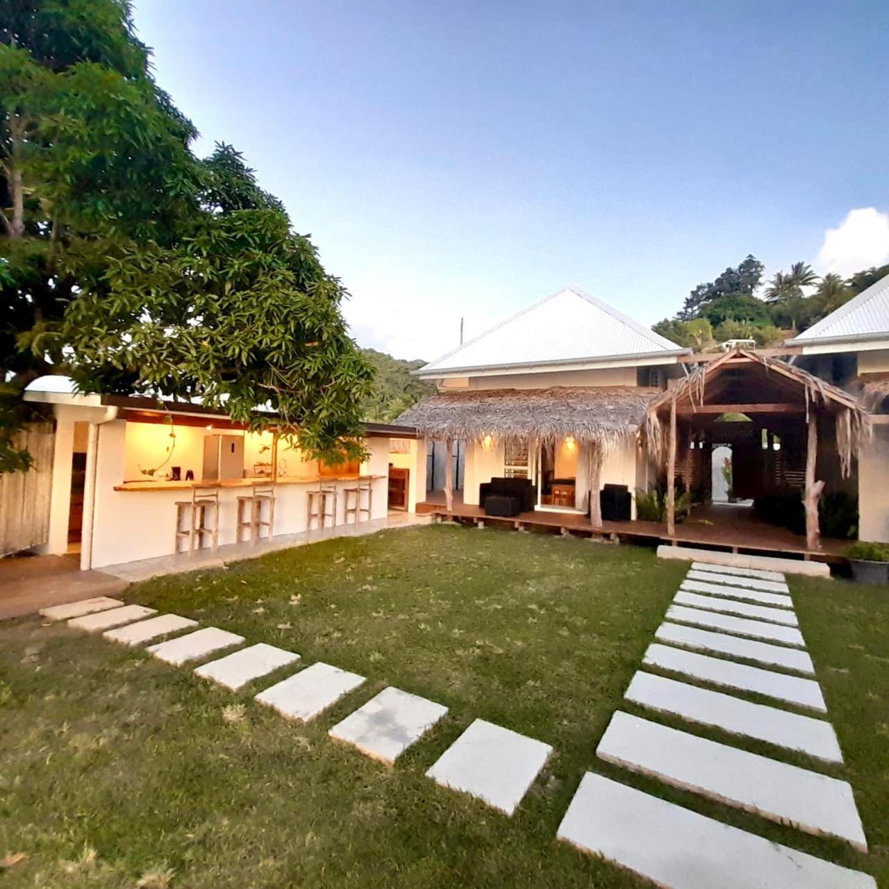 Bungalow Tiarii, Avec Acces Direct A Une Plage Privee Tevaitoa Esterno foto